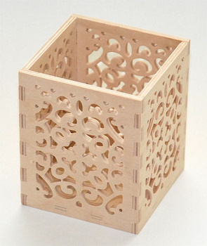 Pudełko kubek na kredki ażurowe