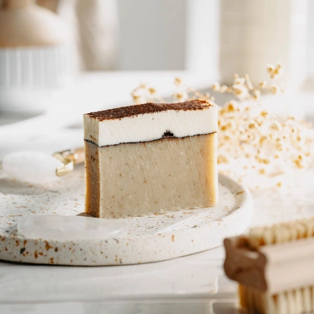 Naturalne mydło AWOKADO Z JEDWABIEM I MNISZKIEM - Miodowa Mydlarnia